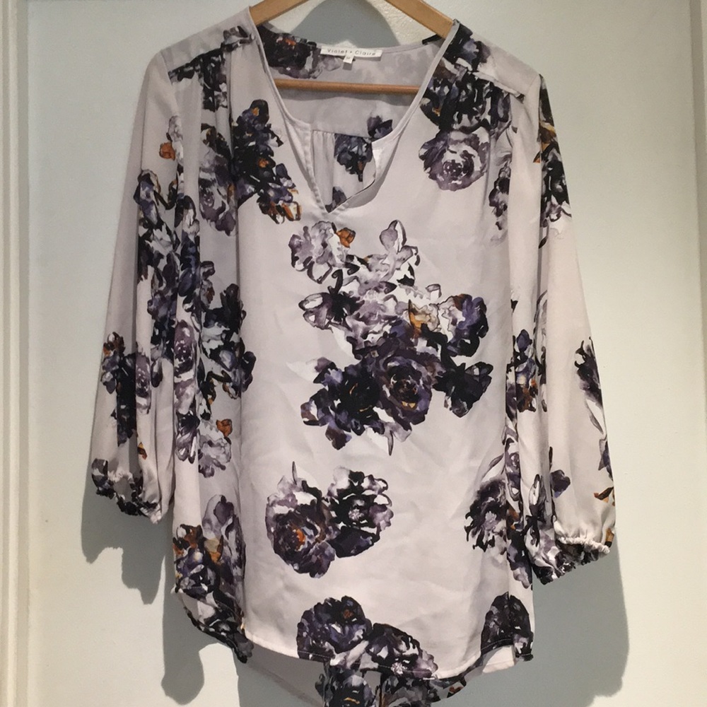 Violet & Claire Lavender Floral Blouse Sz Medium